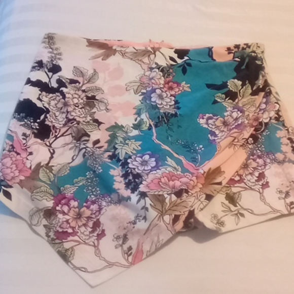 Clothes - Picture 3 of 4